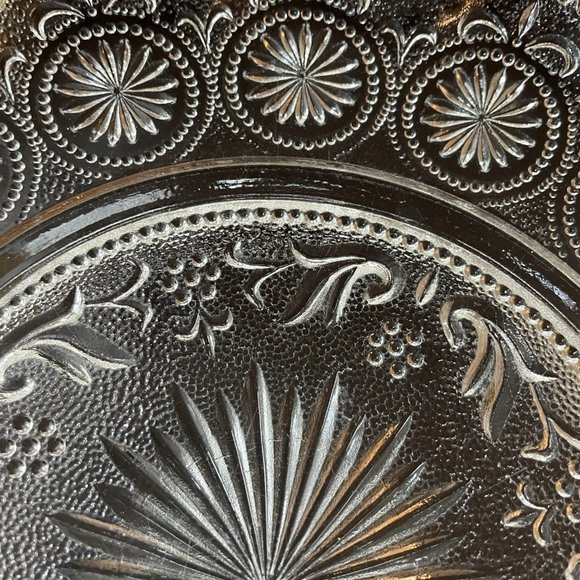 Vintage 60s American Concord Glass Round Plate/Platter with Scalloped Edge - Picture 2 of 5